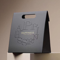 Sacs en papier personnalisés, style luxueux, vêtements et cosmétiques, texture heureuse, gaufrés, shopping avec votre