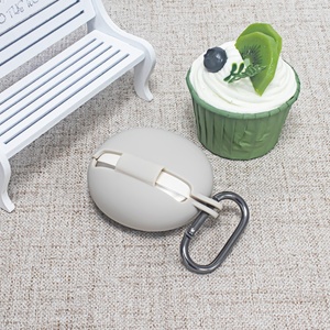 Funda protectora de silicona suave a prueba de golpes para auriculares Baseus Inspire XP1 con llavero (solo funda protectora) - Product Image 6