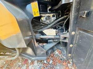 Chargeuse sur pneus LiuGong 856H d'occasion, capacité de 5 tonnes, pour travaux de construction, d'exploitation minière et de chargement, durable et puissante, en bon état - Product Image 4