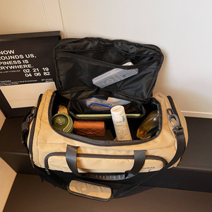 Sac de voyage sportif et de camping résistant à l'eau avec compartiment à chaussures, logo personnalisé et pochette pour trolley, pour femme - Product Image 3