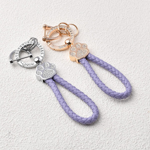Porte-clés en cuir tressé avec strass, pendentif de luxe en cuir PU orné de diamants pour clés de voiture - Product Image 3