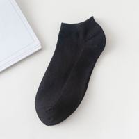 Vente en gros de chaussettes bon marché avec logo personnalisé de marques célèbres de créateurs de haute qualité Chaussettes de sport en coton de couleur personnalisée