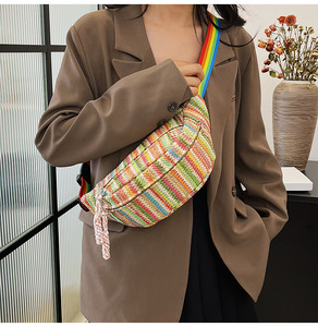 Mode Simple extérieur petit mignon ceinture <span class=keywords><strong>sac</strong></span> <span class=keywords><strong>de</strong></span> <span class=keywords><strong>sport</strong></span> arc-en-ciel couleur paille tressé Fanny Pack femmes taille <span class=keywords><strong>sac</strong></span> - Product Image 2