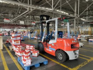 Pièces de rechange de <span class=keywords><strong>camion</strong></span> SINOTRUK HOWO de haute qualité PTO couverture avant AZ9720290001 - Product Image 4