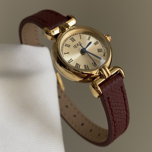 Orologio Vintage da Donna con Numeri Romani, Quadrante Mini Rotondo, Stile Retrò, Cinturino in Pelle - Product Image 1