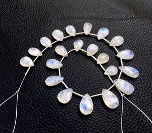 Véritable 20 Pièces Pierre de Lune Arc-en-ciel Naturelle à Facettes en Forme de Poire Bleue Flashy pour la Fabrication de Bijoux en Gros - Product Image 3