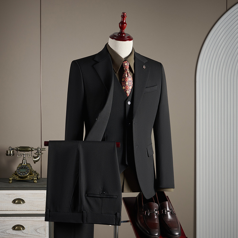 Nero [abito + gilet + pantaloni]
