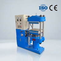 Presse de vulcanisation de caoutchouc entièrement isolée avec moteur, pompe, contrôle automatique PLC, type quatre colonnes, pression précise, anti-vibration