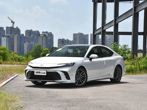 Nuevo Toyota <span class=keywords><strong>Camry</strong></span> 2.0L Elite 2026, <span class=keywords><strong>0</strong></span> <span class=keywords><strong>km</strong></span>, Volante a la Izquierda, Asientos de Cuero, Interior Oscuro, Control de Crucero Adaptativo, Tracción Delantera - Product Image 5