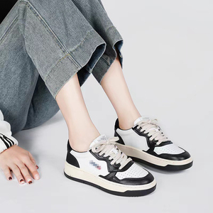 <span class=keywords><strong>Scarpe</strong></span> Casual Unisex 2026 Nuova Tendenza Moda Autunno Bianco Nero <span class=keywords><strong>Suola</strong></span> Spessa <span class=keywords><strong>con</strong></span> Lacci in Vera Pelle Traspirante Estiva - Product Image 6