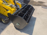 Accessoires de godets mélangeurs de béton COUGARS pour mini-chargeuses compactes, chargeuses sur chenilles et chargeuses sur roues