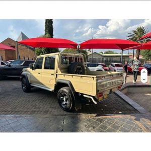 Toyota Land Cruiser 79 de Segunda Mano con Título Limpio, Camioneta de <span class=keywords><strong>Doble</strong></span> <span class=keywords><strong>Cabina</strong></span> - Product Image 2