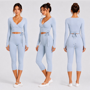 Set Yoga Ispirato al Balletto con Top Casual con Laccetti e Leggings Aderenti per Fitness - Product Image 2