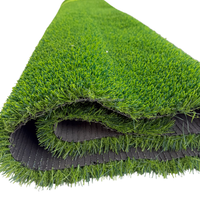 Gazon synthétique de haute qualité à l'aspect naturel, tapis vert en gazon artificiel pour aménagement paysager extérieur
