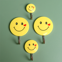 4 crochets adhésifs Kawaii Smiley Face, décoration murale joyeuse pour chambre d'enfant, crochets adhésifs sans dommages pour accessoires d'enfants