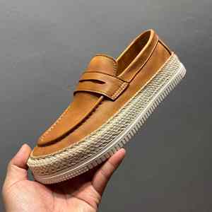 Chaussures à plateforme à enfiler avec empeigne en PU, logo 3D imprimé à droite, semelle intermédiaire en EVA, semelle extérieure en caoutchouc, embout rembourré, doublure en maille, toutes saisons - Product Image 1