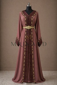Abaya Traditionnelle Élégante avec Broderie Dorée et Ceinture Assortie – Tenue Modeste de Luxe pour Femme – Mode Islamique - Product Image 3