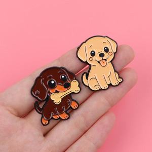 Broche en alliage de zinc émaillé, motif chien <span class=keywords><strong>bouledogue</strong></span> mignon et caniche, célèbre dans le monde entier, épinglette de revers, bijoux animaliers pour les amoureux des animaux, cadeaux de remise de diplôme - Product Image 3
