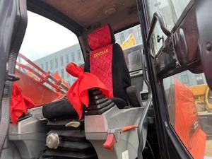 Excavadora de cadenas Doosan DX300 original coreana, pocas horas de trabajo, buen estado, 30 toneladas de peso operativo, lista para envío. - Product Image 5