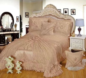 Modern Luxury Disposable 3-Piece Wedding <strong>Comforter</strong> <strong>Set</strong> with Embroidery Polyester &amp; Lace Bedding Customizable Design Pillowcases - Product Image 5