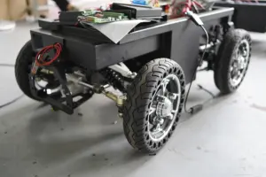 Châssis Ackermann hautement intégré pour patrouille d'inspection, personnalisable, batterie BMS 48V30Ah - Product Image 4