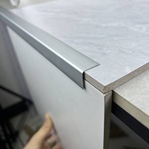 Decoración <span class=keywords><strong>de</strong></span> azulejo <span class=keywords><strong>de</strong></span> aleación <span class=keywords><strong>de</strong></span> aluminio en forma <span class=keywords><strong>de</strong></span> L <span class=keywords><strong>de</strong></span> alta calidad utilizada <span class=keywords><strong>para</strong></span> la protección <span class=keywords><strong>de</strong></span> esquinas <span class=keywords><strong>de</strong></span> pared hoteles hospitales esquina - Product Image 5