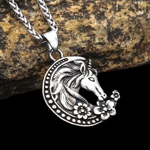 Yunnique – collier avec pendentif licorne en acier inoxydable pour hommes, bijoux cadeau - Product Image 3