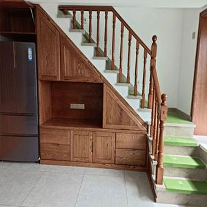 Armoires sous escalier en bois massif personnalisées pour salon, intérieur - Product Image 2
