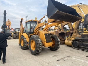 Chargeuse-pelleteuse JCB 4CX/3CX d'occasion à bas prix, vente de matériel d'occasion, 7000 kg, moteur en bon état, certifiée CE - Product Image 5