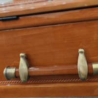 Ataúd de Madera Maciza Europea Ecológico con Certificación FSC, Adorno Cristiano con Cruz de Jerusalén, Admite Tamaños Personalizados, Suministro para Funerales