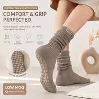Chaussettes de yoga et de Pilates personnalisées antidérapantes avec grip en silicone pour femmes, logo OEM personnalisé, faible MOQ, chaussettes en coton marron antidérapantes
