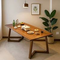 Table à manger rectangulaire en bois massif de haute qualité, design moderne et tendance, durable, pour la maison et les restaurants, 4 places.