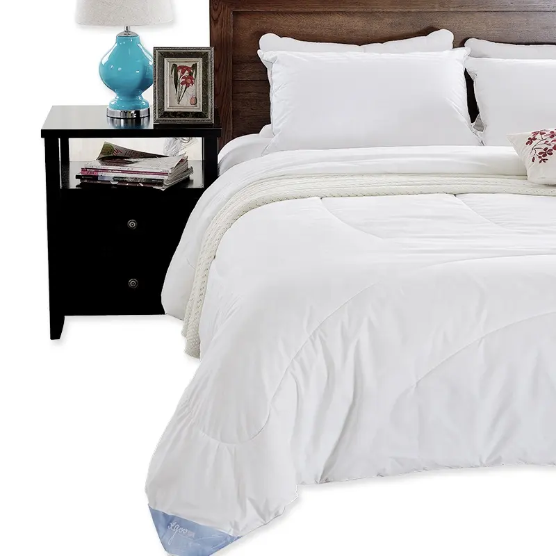 All season anti-bacterial soft silky like filled fluffy comforter queen wholesale custom duvet white comforter hotel quilt