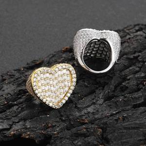 Anillo de Corazón Vertical con Zirconia Estilo Hipster Urbano, Anillo de Corazón Personalizado con Zirconia Estilo Hip Hop al por Mayor - Product Image 1