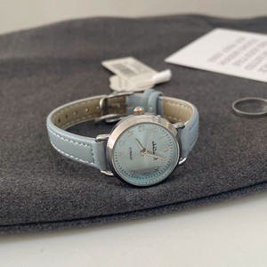 Montre à quartz pour femme, cadran rond, bracelet en cuir, montre-bracelet analogique, style minimaliste pour un usage quotidien - Product Image 3