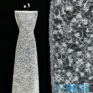 Tessuto in Pizzo con Paillettes e Cristalli, Rete Verde Elastica, 5 Iarde, Consegna Rapida - Product Image 5