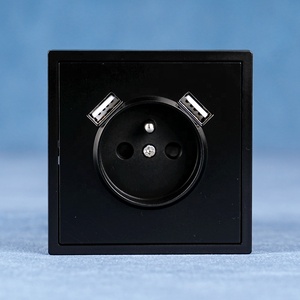 Prise murale française <span class=keywords><strong>2P</strong></span>+<span class=keywords><strong>T</strong></span> standard européenne avec double chargeur USB de type A, 250V <span class=keywords><strong>16A</strong></span>, boîtier ignifuge en plaque <span class=keywords><strong>PC</strong></span> - Product Image 1