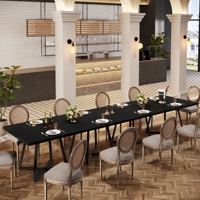 Ensemble de mobilier de restaurant commercial : tables à manger carrées en bois, chaises noires, chaises rembourrées beiges, vente en gros