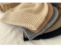 Chapeaux d'hiver en cachemire pur mongol intérieur 100% Logo de broderie personnalisé Bonnet en cachemire tricoté en côtes pour femmes avec pompon en fourrure de renard