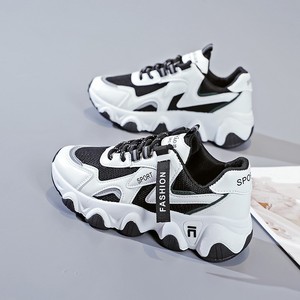 Nouvelles chaussures de sport respirantes pour femmes, semelle épaisse, chaussures de course pour étudiantes, chaussures de marche décontractées pour femmes, chaussures tendance - Product Image 3