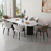 Chaise de salle à manger en similicuir avec accoudoirs, dossier ouvert, dossier à motifs, assise rembourrée, pieds en métal, style chinois moderne, mobilier de maison et d'hôtel
