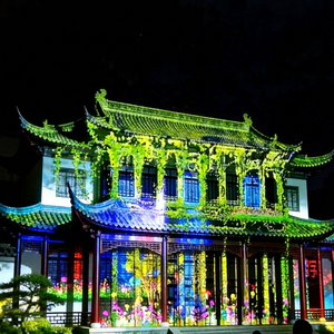 Système de projecteur laser extérieur pour la mappage de façades, les festivals, les parcs à thème, le tourisme culturel et les spectacles lumineux urbains - Product Image 1