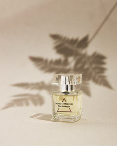 30ml Eau de Parfum Moderne et Épicée pour Femme NOTES DE MEKONG - Le Triangle (30ml) Vaporisateur en provenance du Vietnam - Product Image 6