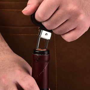 <span class=keywords><strong>Tire</strong></span>-<span class=keywords><strong>bouchon</strong></span> professionnel en acier inoxydable à deux griffes pour bouteilles <span class=keywords><strong>de</strong></span> <span class=keywords><strong>vin</strong></span>, ouvre-<span class=keywords><strong>bouteille</strong></span> et extracteur <span class=keywords><strong>de</strong></span> bouchons pour bouteilles <span class=keywords><strong>de</strong></span> <span class=keywords><strong>vin</strong></span> vieillies et bouchons endommagés - Product Image 4