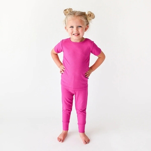 Ensemble <span class=keywords><strong>pyjama</strong></span> côtelé deux pièces personnalisé pour enfants, haut et pantalon en bambou et élasthanne, OEM/ODM, vêtements de détente doux d'été pour enfants - Product Image 1
