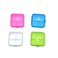 Boîte à pilules portable avec logo croix, 4 ou 6 compartiments, étui de rangement de médicaments de voyage, étui à pilules de poche, conteneur de vitamines avec logo personnalisé