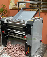 Machine de presse à nouilles de bureau commerciale haute puissance 2200W modèle 300 pâte pétrissage Cutter pâtes Ramen faisant la Machine noyau de moteur