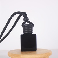 Couvercle en bois de bouteille de parfum en verre de couverture noire brillante de 10ML avec l'aromathérapie de peinture