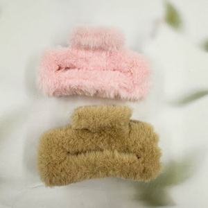 Autumn/Winter Plush Hair <b>Clip</b>, High-End Shark <b>Clip</b> for the Back of the Head, Plush Hair Accessory, 2 Yuan Department Store - Product Image 5