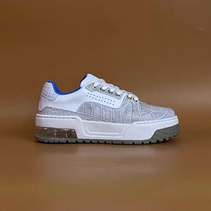 Chaussures décontractées pour hommes en cuir de crocodile 100% blanc avec semelle épaisse |   Chaussures de marche confortables haut de gamme de luxe - Product Image 3